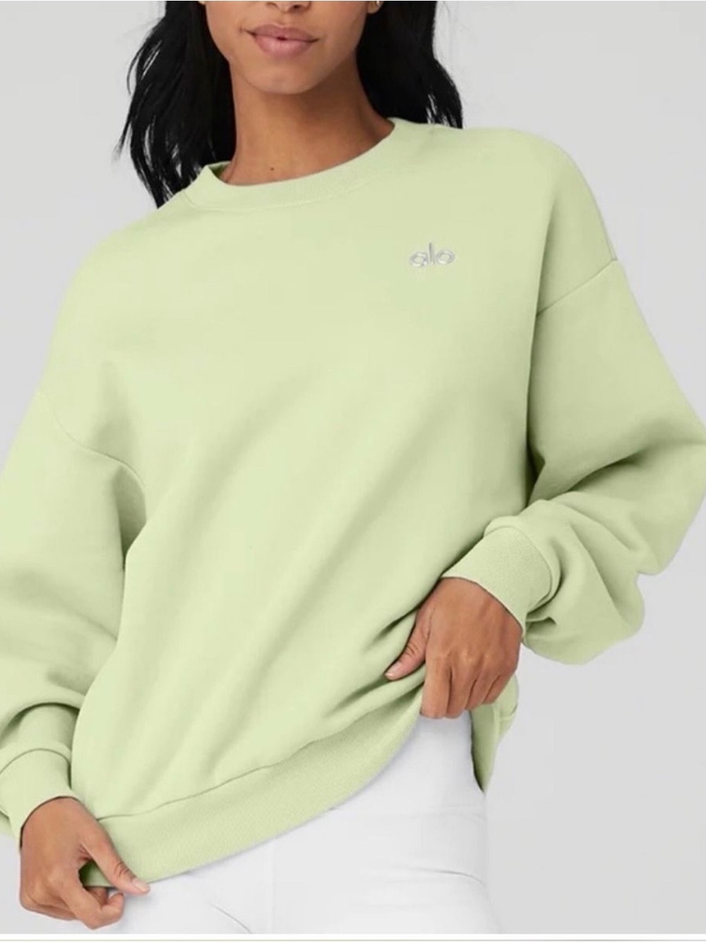 Alo Yoga Accolade Crewneck Pullover in Soft Green